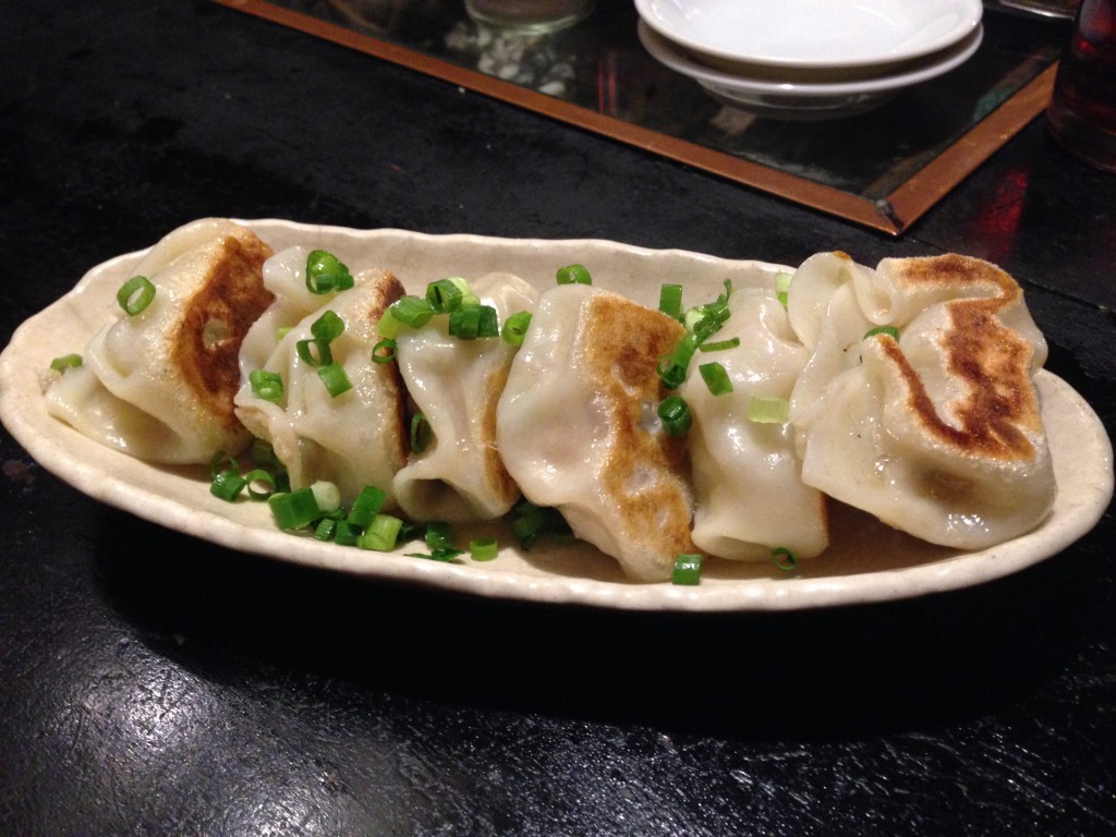青葉餃子店舗外観