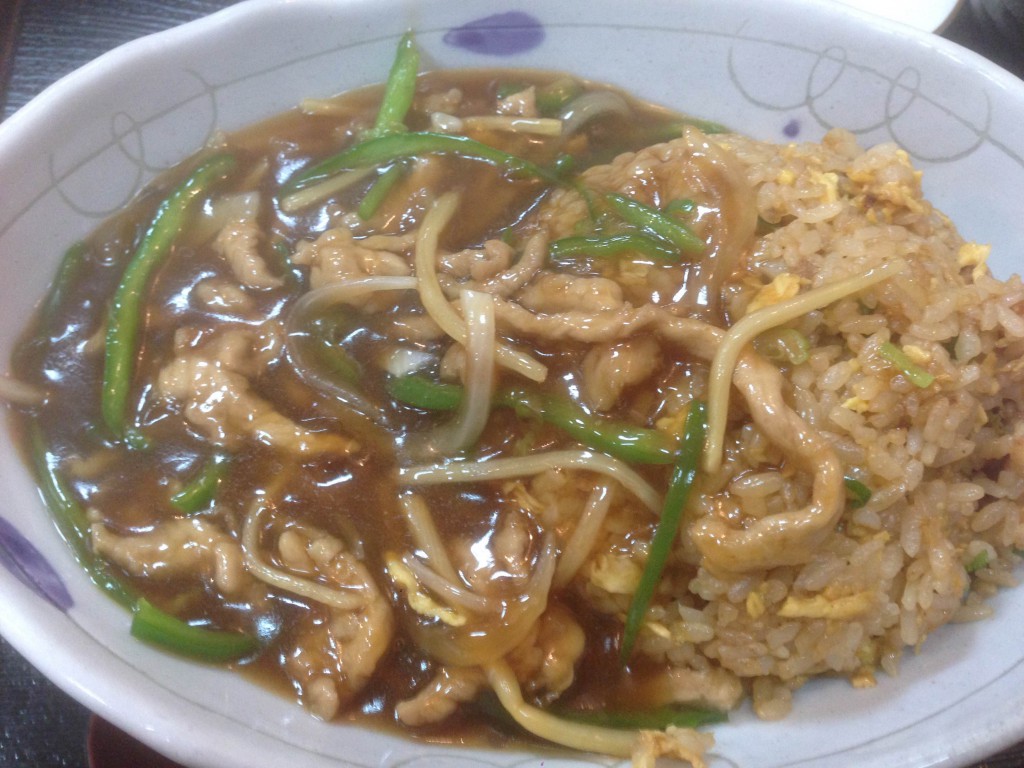 肉チャーハン