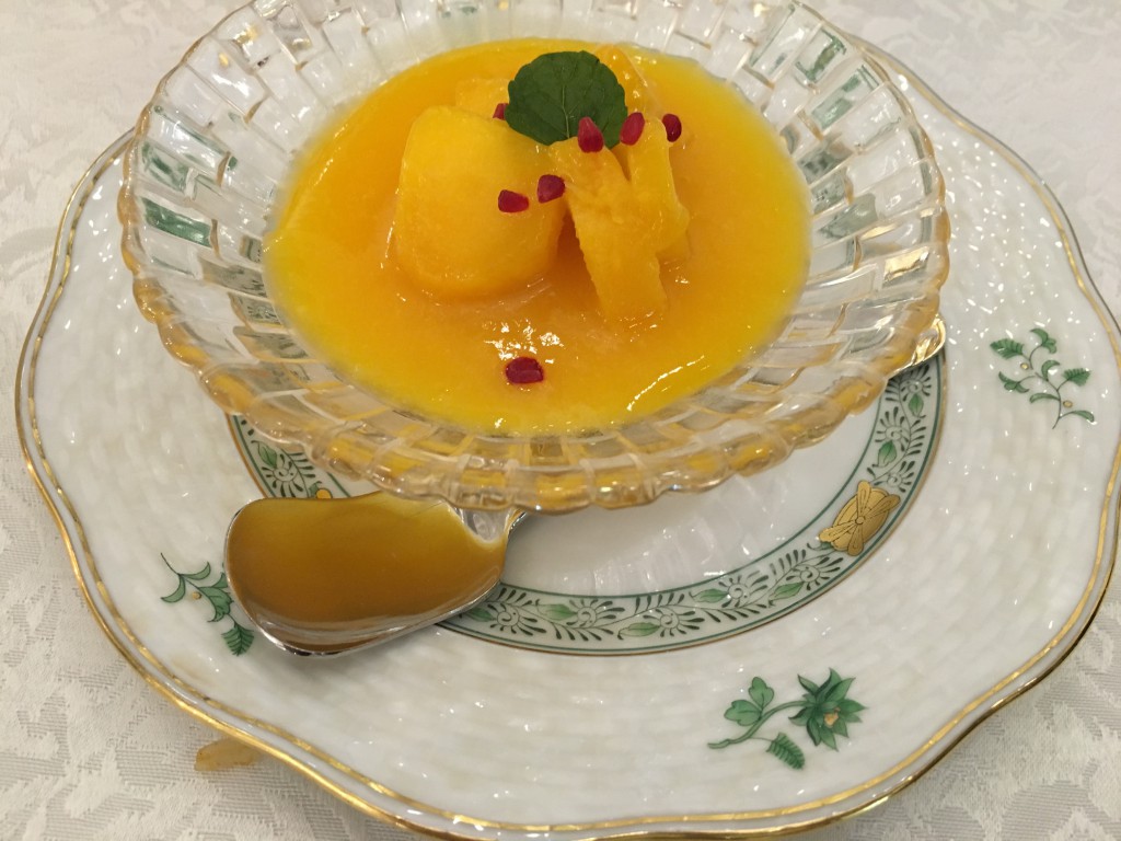 マンゴーの杏仁豆腐