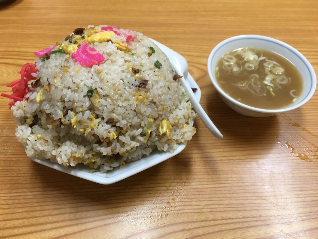 ラーメンya名物大盛りチャーハン（800）