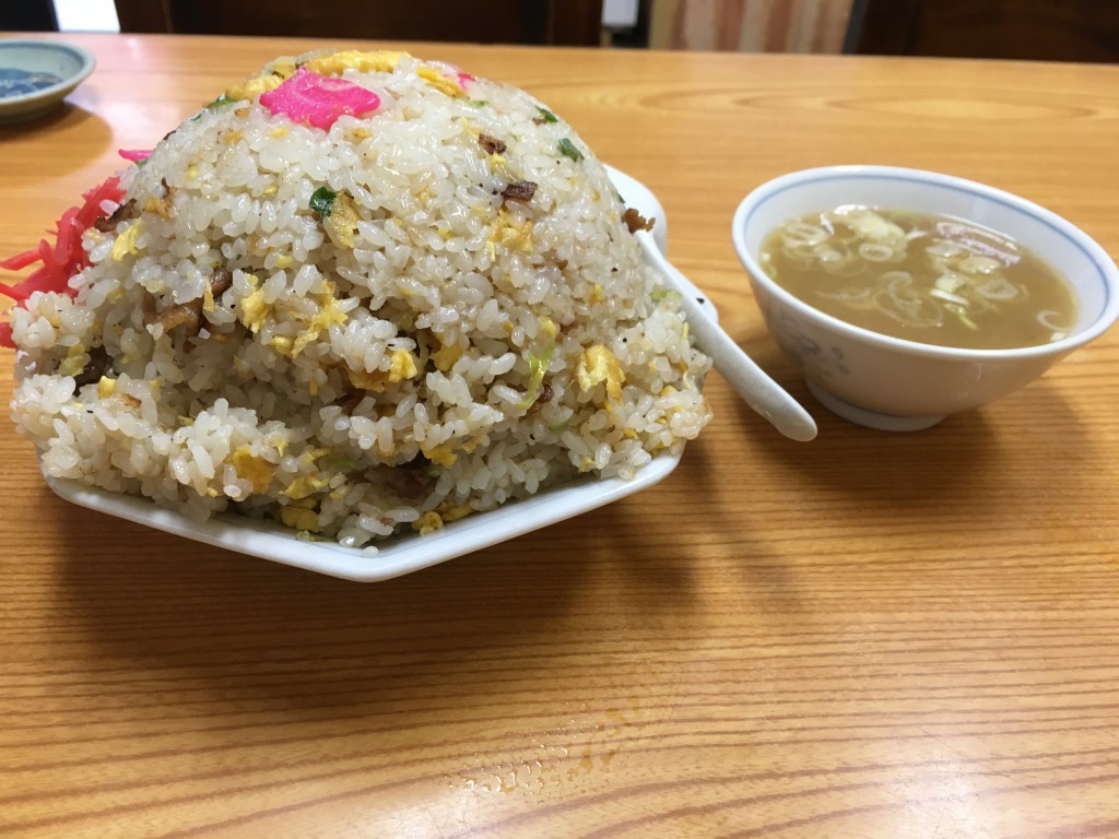 ラーメンya名物大盛りチャーハン（800）