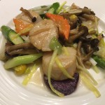 帆立貝と季節の野菜炒め（2810円）