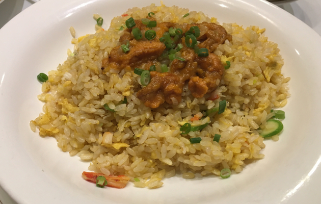 ウニと蟹肉入りチャーハン（3890円）