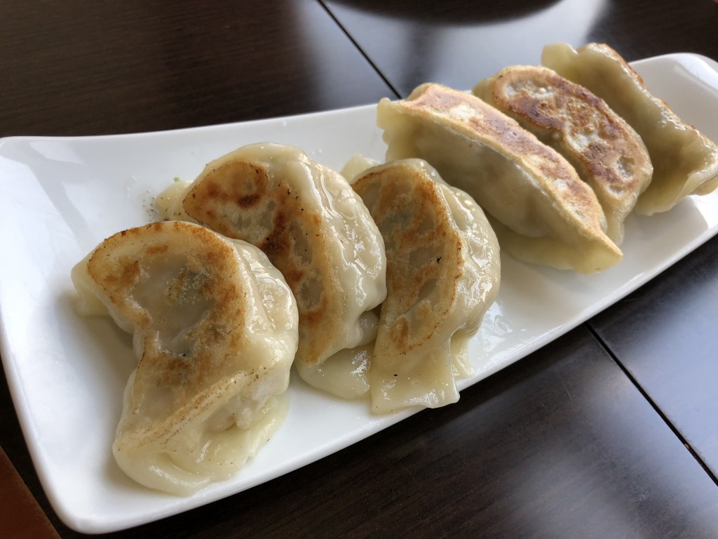 焼き餃子(300円)