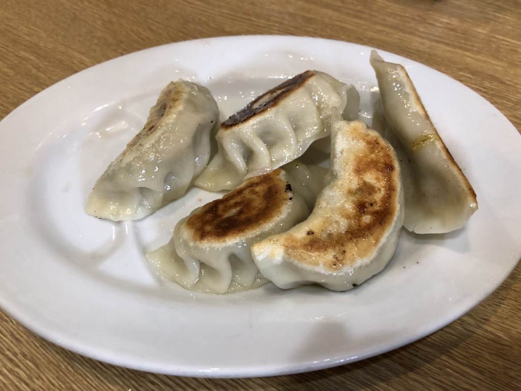 餃子(390円)