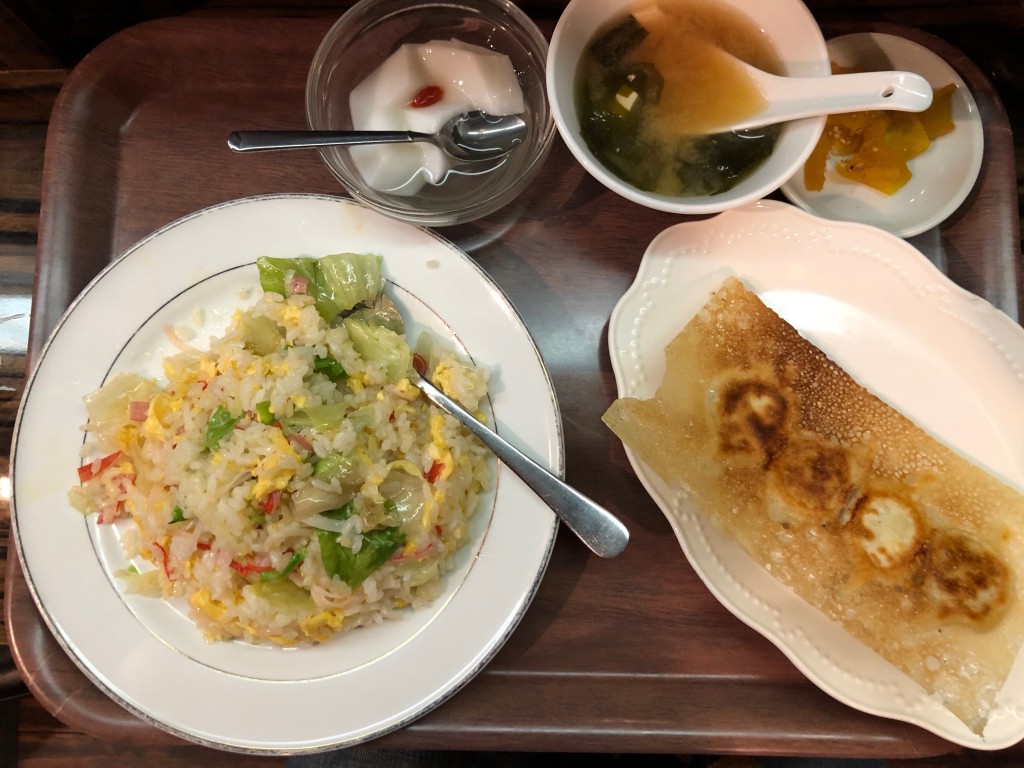 カニ炒飯+餃子定食(850円)