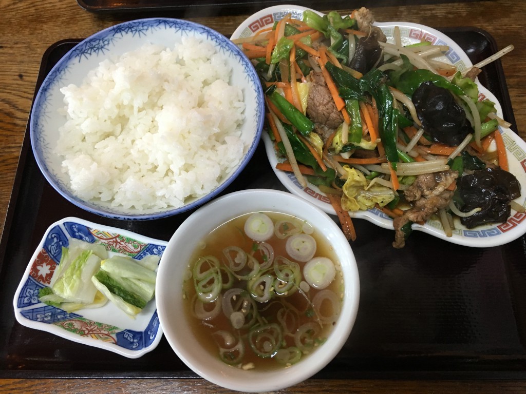 肉野菜いため定食(900円)